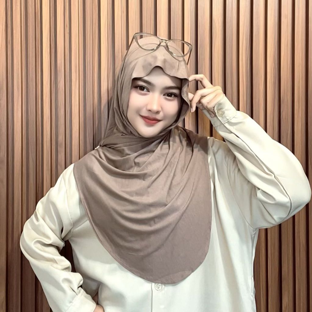 Hanania Hijab Lavia Hijab Instan Bergo Meleyot Plus Inner 2In1 Size L Kaos Rayon Cooltech