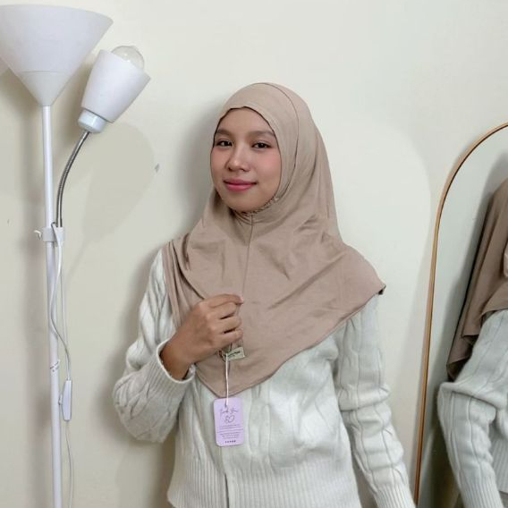 Hanania Hijab - Bergo Instan Padel Size M Karet Dagu Softpad Rayon Airflow Cooltech