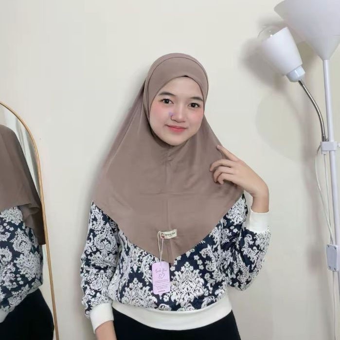 Hanania Hijab - Bergo Instan Padel Size M Karet Dagu Softpad Rayon Airflow Cooltech