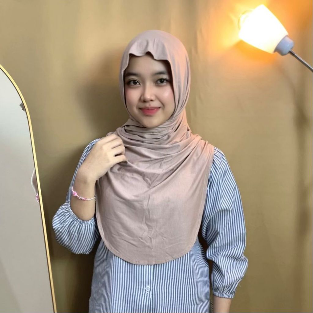Hanania Hijab Lavia Hijab Instan Bergo Meleyot Plus Inner 2In1 Size L Kaos Rayon Cooltech