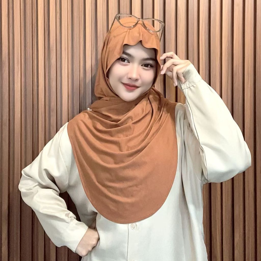 Hanania Hijab Lavia Hijab Instan Bergo Meleyot Plus Inner 2In1 Size L Kaos Rayon Cooltech